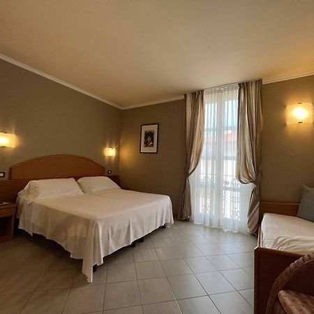 Hotel Regina 포르데데이마르미 외부 사진